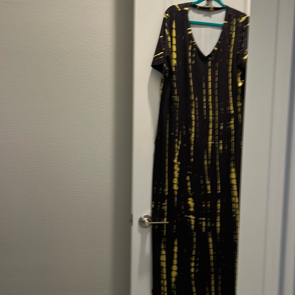 Maxi dress with pockets - Picture 2 of 5